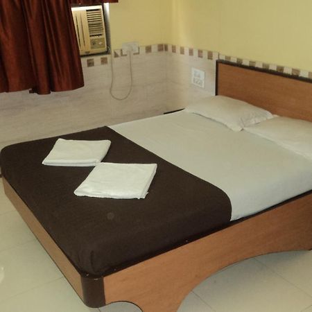 Girija Payyade Hotel Kalyan Luaran gambar