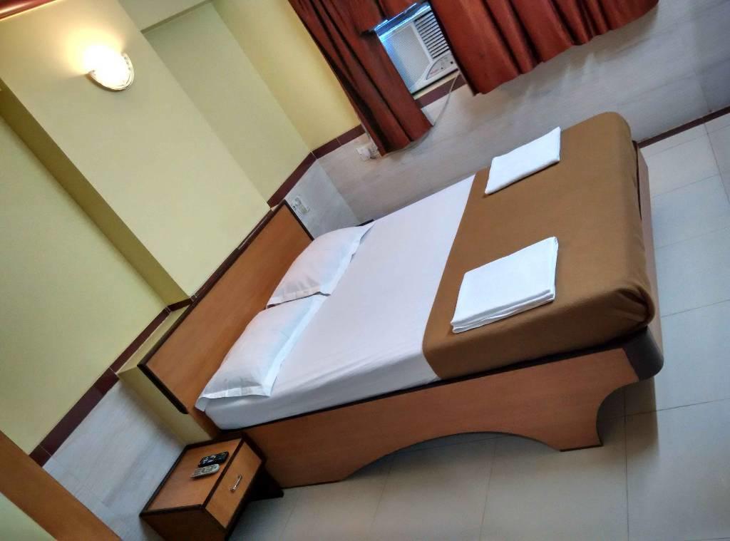 Girija Payyade Hotel Kalyan Luaran gambar
